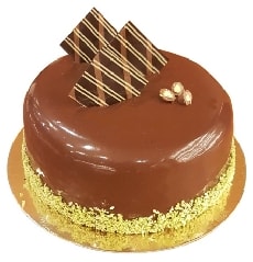 Özenle Hazırlanmış 6–9 Kişilik Çikolatalı Yaş Pasta
